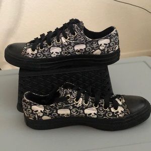 Chuck Taylor CONVERSE All Star SKULLS Black White